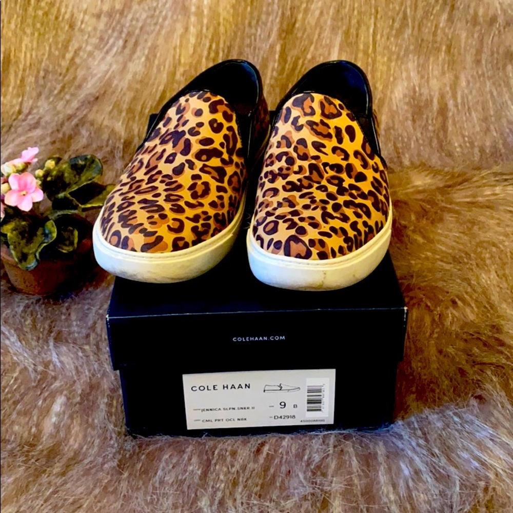 Cole Haan Sz 9 Leopard Nubuck Slip on